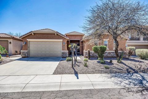 Location, Location, Location! Walking distance to all that Anthem has to offer-Anthem Community Park, Community Center, Library, Shopping, and Dining! This popular AVIGNON floor plan has been lovingly maintained by the original owner. NEW ROOF 2024; ...