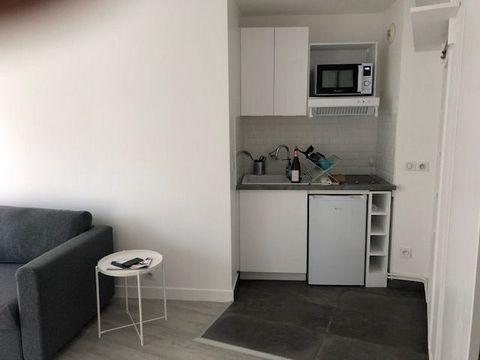 The spacious studio is pleasant and modern, with an entrance hall with cupboard. A large bay window provides plenty of natural light. The living area features a sofa bed, armchair and coffee table. The bathroom has a large shower and plenty of storag...
