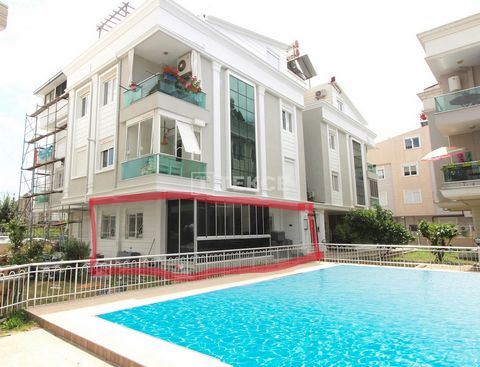 Investeringsappartement Dichtbij de Luchthaven en het Strand in Antalya Lara Het stijlvolle appartement is gelegen in Lara Güzeloba, een van de elite wijken van Antalya, die het moderne stadsleven biedt met zijn gunstige ligging en sociale voorzienin...