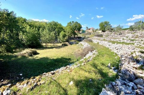 The island of Krk, Šilo, wider area, attractive construction land surface area 2409 m2 and agricultural land of 932 m2 with olive trees for sale, in a quiet location, 1000 m from the sea. Possibility of subdivision, access road, all infrastructure in...