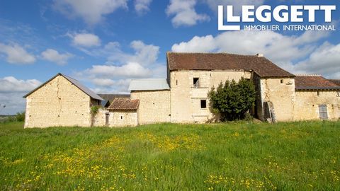 A28533AKB37 - Caché dans un hameau proche du village de Chezelles, ce manoir datant du 16ᵉ siècle, remanié et complété au cours des siècles suivants par des dépendances et un terrain avec une vue imprenable sur la campagne, attend d'être entièrement ...