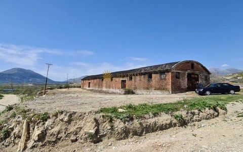 The land is located on the Kardhiq Sarande highway. Information about the land Land surface 4000m2. Warehouse 568 m2 with a height of 6m. It has regular mortgage documentation. The land is located in a very favorable geographical location. Suitable f...