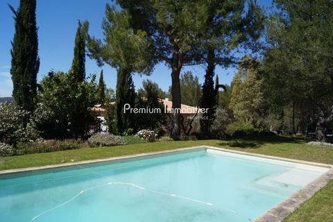 Holiday villa rental with swimming pool in Provence. Pretty house located 15 minutes west of Aix en Provence near the hilltop village of Ventabren. pleasant interiors with air conditioning, 3 bedrooms and 2 bathrooms. The exteriors are full of charm ...