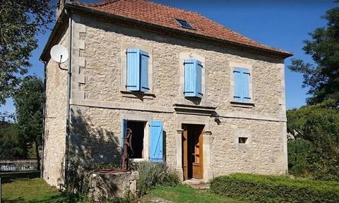 Situated in a peaceful hamlet near the pretty village of Ambeyrac, in the Aveyron, you'll find this group of three rural Quercy-style buildings. Situated in over 5000m² of parkland and entirely renovated, this ensemble offers you a host of possibilit...