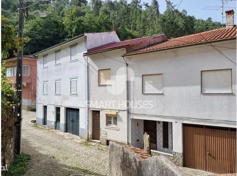 Villa met 2+2 slaapkamers in Nogueira (Arganil) in het hart van Serra do Açor. Het gebouw is van oude constructie, maar onlangs gerestaureerd, inclusief nieuw dak. Het is ontwikkeld op 3 verdiepingen, die toegankelijk zijn via een binnentrap: - Began...