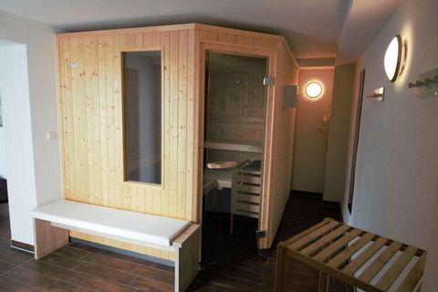 Su alojamiento ha sido amueblado de forma moderna y de alta calidad. Relájese en el balcón amueblado o en la sauna del hotel.