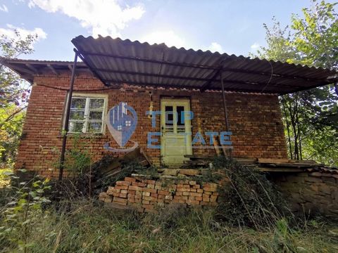 Top Estate Real Estate offers you a brick house with a well and a large yard in the village of Balkantsi, Strazhitsa municipality. The house has an area of about 65 sq.m and consists of three rooms located on a strong stone basement suitable for a ta...