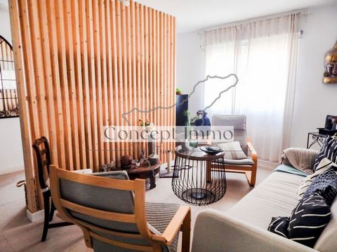 Modern and renovated three-bedroom apartment with balcony! This modern, completely renovated three-bedroom apartment is located in Valle San Lorenzo, in a well-kept complex built in 2001 and under constant maintenance. The apartment is modern and pra...