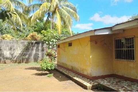 This centrally located property in a peaceful and quiet neighbourhood in the city of Nindiri offers enormous potential and is especially suitable for development projects. Owing to its good location, almost all the amenities are in direct proximity a...