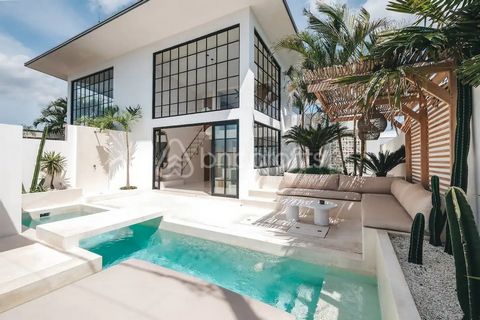 Bali Investment Gold: A Leasehold 3-Bed Villa with Promise of Luxe Living and Returns Presale Price at USD 290,000 until year 2049 Completion date: June 2024 Tucked away in the stunning Bukit-Balangan area, this off-plan villa beckons with a lifestyl...