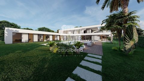 Magnificent luxury villa located in a privileged area and on the front line of the prestigious Penina golf course in Alvor. With a plot of 2,340 square metres, this luxury property is being built with high quality materials and offers incomparable co...