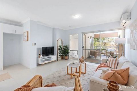 Beautifully presented, this modern 1st floor, street-front apartment will please even the fussiest of buyers! Its clever design offers two large bedrooms, two bathrooms, a study nook & a large open-plan living space opening out to a treetop outdoor a...