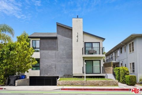 Elegantly nestled in the heart of Prime Santa Monica, these sophisticated 3+3 condominiums exude contemporary charm and luxury living. Meticulously redesigned, the condominium project showcases a seamless fusion of sleek updates and refined design, e...