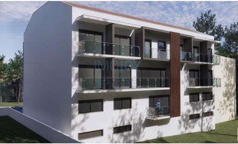 Fantastic 2 bedroom flat under construction in Fernão Ferro consisting of large living room, equipped kitchen, a suite and a bedroom with full bathroom. It also has a parking space We invite you to get to know this new development at Quinta das Laran...