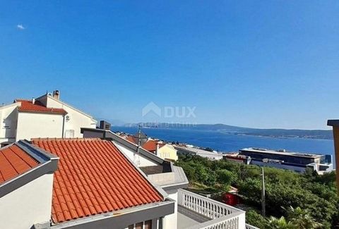 Location: Primorsko-goranska županija, Crikvenica, Crikvenica. CRIKVENICA, CENTER - apartment with sea view in a great location! OPPORTUNITY! This property is only approx. 580 meters from the sea as the crow flies! PROPERTY IN A GREAT AND UNIQUE LOCA...