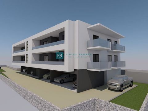 Location: Šibensko-kninska županija, Vodice, Vodice. VODICE - For sale, an interesting apartment on the 2nd floor, only 300 m from the city beach and 600 m from the city center! Newly built multi-apartment building with a total of 10 apartments, loca...