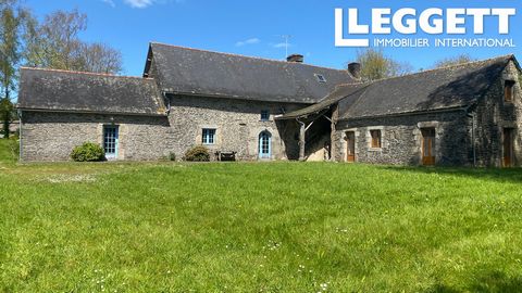 A28712MCW22 - This lovely family holiday home comes to the market for the first time in ten years. Situated in a tiny hamlet just outside of Laniscat, it offers peace and tranquility but also restaurants, supermarkets, schools, big towns and tourist ...