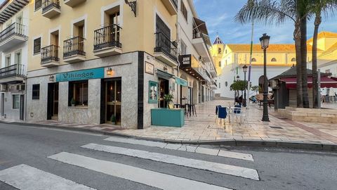 TRANSFERT! Restaurant bien établi à vendre, #1 sur Tripadvisor. Sur l’une des places les plus charmantes du village animé d’Alhaurin el Grande, nous trouvons ce restaurant à succès. En raison d’une expansion des activités dans un autre endroit, les p...