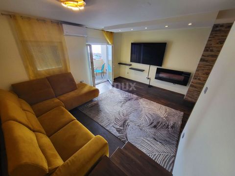 CRIKVENICA - Piękny apartament z widokiem na morze Oferujemy piękny apartament w doskonałej lokalizacji w Crikvenicy. Jest to dwupiętrowy apartament na czwartym piętrze z widokiem na morze. Na pierwszym piętrze znajduje się łazienka z WC, nowocześnie...