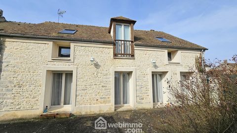 Votre agence 123webimmo l'immobilier au meilleur prix vous présente : Maison en pierre de 125 m², charme authentique, poutres apparentes, grand séjour avec cheminée et jardin clos de 502 m². Derrière ses murs en pierre, cette maison de 125 m² allie a...