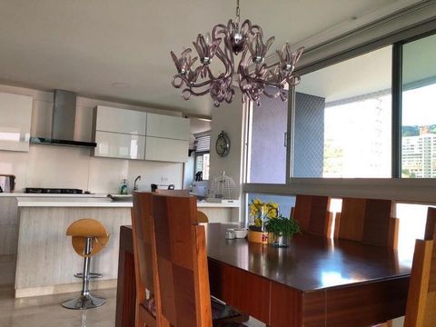 Apartment for sale in Castropol village Beautiful view . Excellent access roads and public transport, quick access to Las Palmas, restaurants, banks, shopping centres. 14th Floor Area 178 mt2 It has 3 bedrooms with bathroom and dressing room Master b...