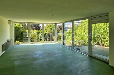 Dream bungalow in Zirndorf: garden, lots of space and flooded with light This well-maintained bungalow built in 1970 was renovated in 2000 and extensively modernized in 2024 to meet modern living requirements. With a living area of approx. 120 m², th...