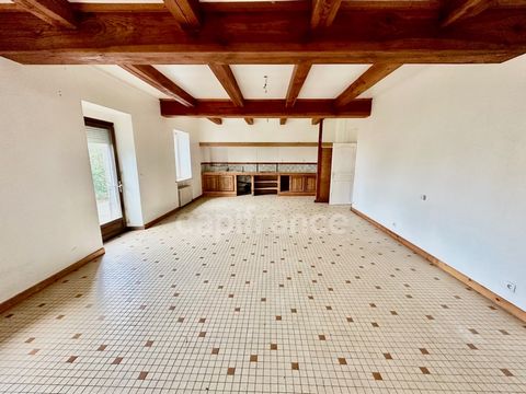 Grande maison de bourg : Maison à vendre 7 pièces BERRIEN (29)