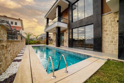 Die Villa befindet sich in Dösemealti. Dösemealti ist eine kleine Stadt und gehört zur Provinz Antalya. Das Zentrum von Antalya liegt etwa 11 km entfernt. Die wunderschönen Felsenklippen und geheimen Badestellen vom exklusiven Antalya Lara sind in et...