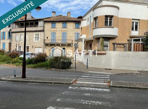 Maison de ville à rénover avec garage et terrasse