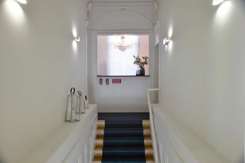 Ten przytulny i w pełni wyposażony apartament znajduje się w samym sercu Porto, oferując komfortowy i wygodny pobyt. Z 2 przestronnymi sypialniami i 2 nowoczesnymi łazienkami może pomieścić do 4 gości. Apartament oferuje niezbędne udogodnienia, takie...