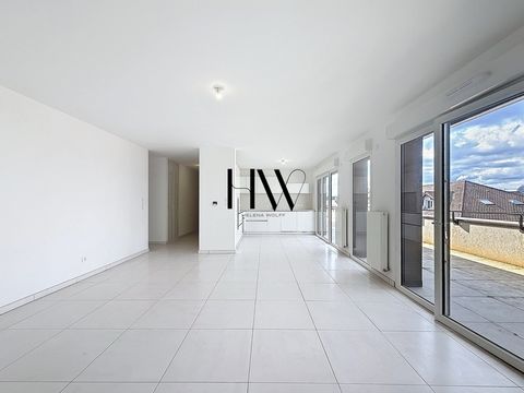 Superbe Appartement 5 Pièces en Dernier Étage avec Terrasse, Garage Double et Accès PMR