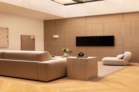 Superbe appartement climatisé – Élégance et confort au cœur de Paris Un havre de paix dans un emplacement privilégié Découvrez ce magnifique appartement de 80 m², idéalement situé dans un quartier dynamique et recherché. Goûtez au charme parisien tou...