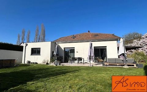 Seltene und grüne Lage, in einer begehrten Gemeinde, in der Nähe von Feldern und dem Fluss Ill, in absoluter Ruhe und in der Nähe der Autobahn, entdecken Sie dieses vom Architekten entworfene Haus im Loft-Stil mit offenen Räumen, das 2013 in einer al...