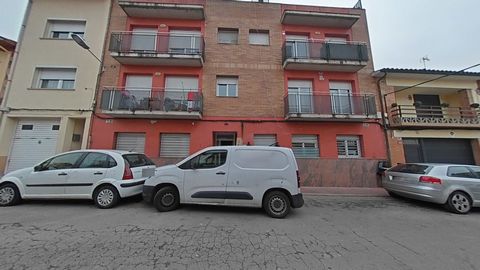 NO COBRAMOS COMISIÓN DE INTERMEDIACIÓN AL COMPRADOR ¡Tenemos en exclusiva un piso para ti! Disponemos de un piso en edificio residencial que puedes adquirir en propiedad muy bien distribuido y con distintas dependencias, ofreciendo todo lo que necesi...