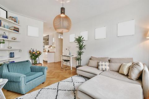 New development Apartments for sale 8 units 91 to 105 m² Description YOUR NEW HOME IN ENGHIEN-LES-BAINS Located only 10 km from Paris, this exceptional residence offers you a peaceful living environment, a stone's throw from the lake, while remaining...