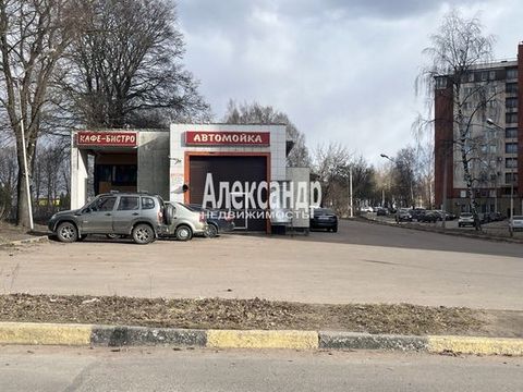 1702894 Продаётся земельный участок в центре города Выборга площадью 1800 кв.м (18 соток) с расположенными на нём двумя отдельно стоящими капитальными нежилыми зданиями: первое (автоматическая мойка с кафе) имеет площадь 330 кв.м, второе (химчистка а...