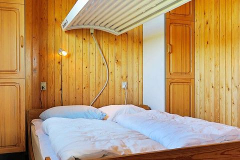 Holiday cottage with sauna and various activities located approx. 100 m from the North Sea in quiet surroundings, not far from the dunes and beach. Combined kitchen and living room with TV with satellite and a wood-burning stove for a cosy evening. W...
