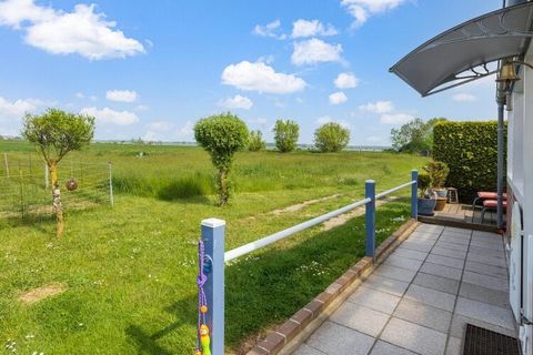 This cosy bungalow, located in Insel Poel on the Baltic Sea Coast, features 1 bedroom for 3 people. Ideal for a small group, guests can enjoy a hot barbecue and relax in the garden at this pet-friendly property. You can walk down to the beach, just 1...