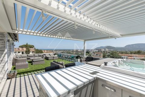 Superb penthouse in a small condo, just a few minutes from Mandelieu city centre, close to all amenities, south-facing, with a magnificent sea view. The spacious living and dining area, with a separate kitchen, offers a bright, friendly living space ...