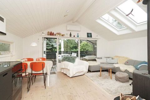 Within walking distance to one of Denmark's best beaches at Vig Lyng you will find this cottage with the perfect decor. The cottage has two good bedrooms and a good bathroom. In addition, a large living room in connection with the kitchen. The house ...