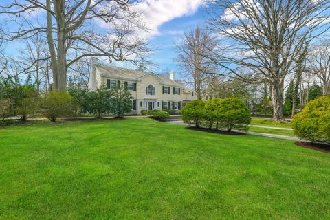 Rare opportunity in Scarsdale's most prestigious neighborhood. Combining old world charm and elegance, this 6000+ sq.ft. brick and clapboard colonial is set on a perfect level acre on a tranquil, yet very convenient street. The expansive interior is ...