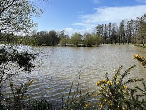NEW! AND RARE ON THE MARKET! Vanessa VENTROUX offers you in AGENCY EXCLUSIVITY * LOOKING FOR PEACE AND QUIET?? Come and discover this land with its pond and forest on a property of just under 6 ha With easy access, you will find yourself secluded in ...