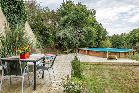Ideally nestled in a peaceful setting, without any nuisance, in the charming town of Guerlesquin, a small town of character at the gateway to Finistère and the Armorique Regional Natural Park, this property offers a haven of tranquility in the countr...
