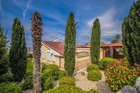 Location: Primorsko-goranska županija, Omišalj, Njivice. ISLAND OF KRK, NJIVICE - House with a nice garden This beautiful two-story house is located on the island of Krk in the town of Njivice. It is located in a quiet location, about 400 meters from...