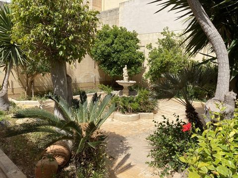 A lovely corner semi detached villa with both front and back gardens located in a very quiet villa area in Marsaxlokk in front of a public park and minutes away from the sea. Set on a footprint of 500sqm this 80 s house with its large rooms and high ...