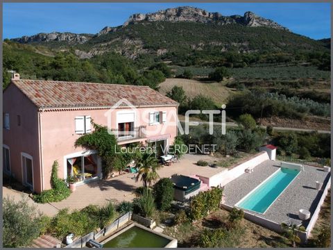 This beautiful villa of 230 m2 of living space, well built and bright, which benefits from an exceptional south-facing view of Mont Ventoux, is built on a plot of 3,507 m2 and is located at the gate of a small Provencal village 10 minutes away. from ...