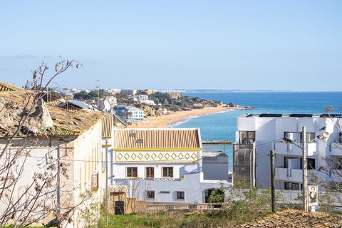 Welcome to our charming apartment nestled in the heart of the historic Rua Diogo Leote in Old Town Albufeira, where the captivating essence of the past meets the mesmerizing beauty of the ocean. Boasting a breathtaking ocean view, this cozy retreat o...