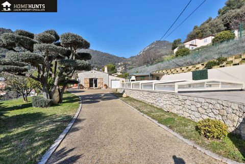 FALICON: Single-storey house of 127 m2 stood on a plot of 1800 m2 with swimming pool and outbuildings. Perfectly maintained, this charming house is located on the hill of Falicon, 15 minutes from Cimiez and 25 minutes from Place Massena and the sea. ...