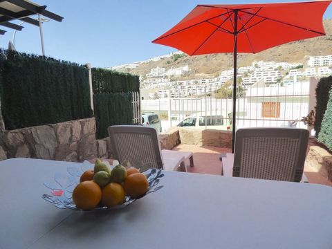 Strategically located near the center and the beach of Puerto Rico, this charming 60 square meter bungalow offers an exceptional lifestyle in one of the most desired destinations in Gran Canaria.This bungalow has been intelligently designed to make t...