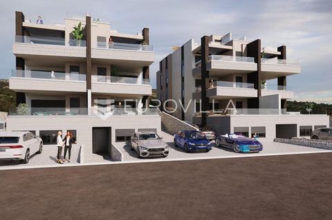 Pag, Šimuni, modern building with six residential units, located in an exceptional location. It is only 300 m from the sea and beautiful beaches. Perfect location for vacation and family life. Every apartment has a wonderful view of the sea. Apartmen...